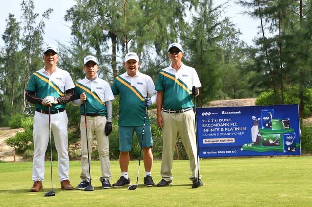 Nhà vô địch FCA Golf Tournament 2021 nhận vàng nguyên khối 9999 - Ảnh 2.