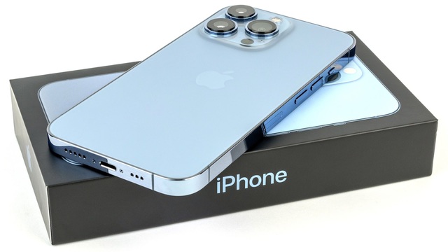 iPhone 13 xách tay chạm đáy, giảm giá hơn 10 triệu đồng sau gần 2 tháng về Việt Nam - Ảnh 2.