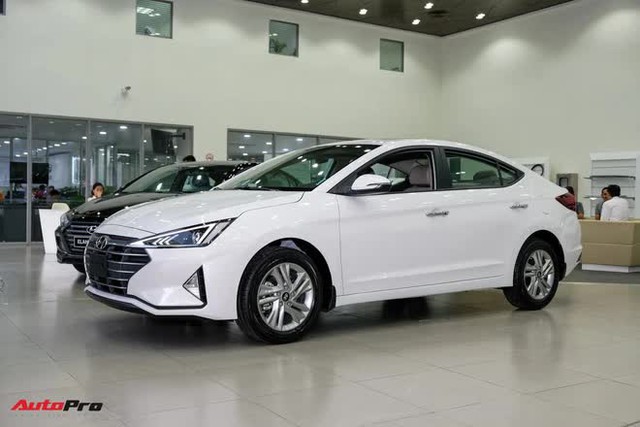 Đại lý ồ ạt chào bán Hyundai Elantra giảm 75 triệu đồng: Thấp nhất từ trước đến nay, gây áp lực cho Kia K3 và Toyota Corolla Altis - Ảnh 2.