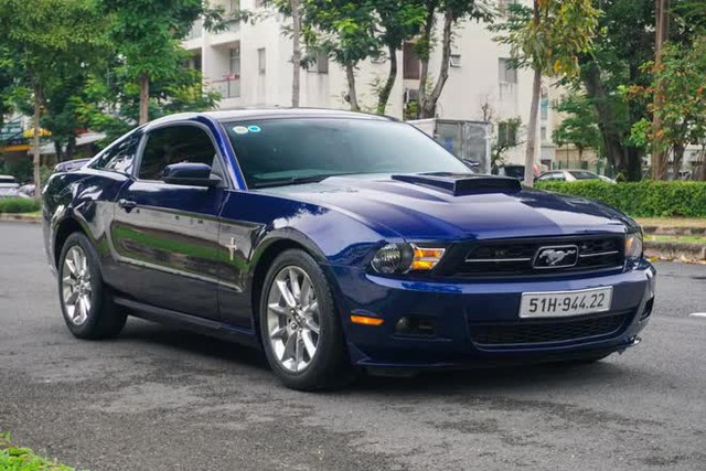 Đại gia cà phê Đặng Lê Nguyên Vũ sắm Ford Mustang 11 năm tuổi nhưng được giữ mới đến ngỡ ngàng - Ảnh 2.