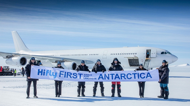Lần đầu tiên trong lịch sử, một chiếc Airbus A340 hạ cánh xuống Nam Cực - Ảnh 1.
