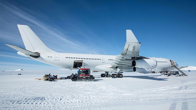 Lần đầu tiên trong lịch sử, một chiếc Airbus A340 hạ cánh xuống Nam Cực - Ảnh 3.