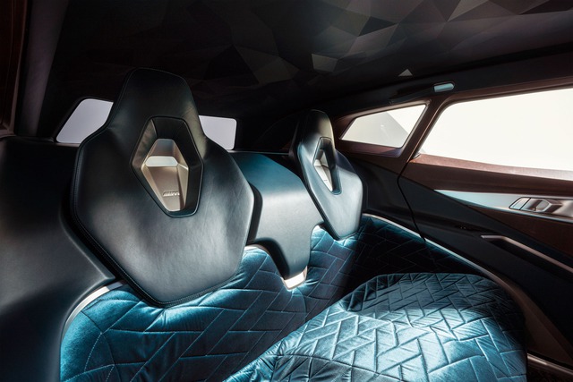 BMW XM ra mắt - SUV trăm nghìn USD đối đầu Rolls-Royce Cullinan - Ảnh 11.
