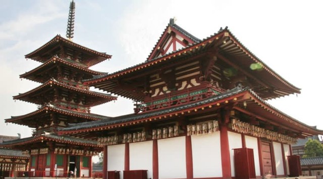 Bí quyết tồn tại suốt 1.400 năm của một nhà thầu Nhật Bản: Chuyên xây chùa chiền, đạt doanh thu 38 triệu USD/năm chỉ với 110 người lao động - Ảnh 1.