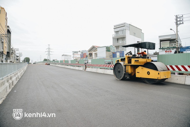 Công trình giao thông đầu tiên hoàn thành sau giãn cách xã hội ở Sài Gòn: Nhánh đầu tiên của cầu Bưng, trị giá hơn 500 tỉ đồng - Ảnh 6.