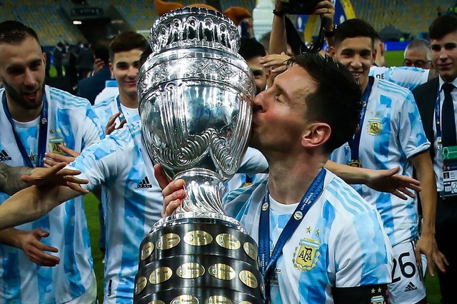 Cách kiếm tiền của Lionel Messi – cầu thủ vừa giành Quả bóng vàng lần thứ 7 - Ảnh 7.