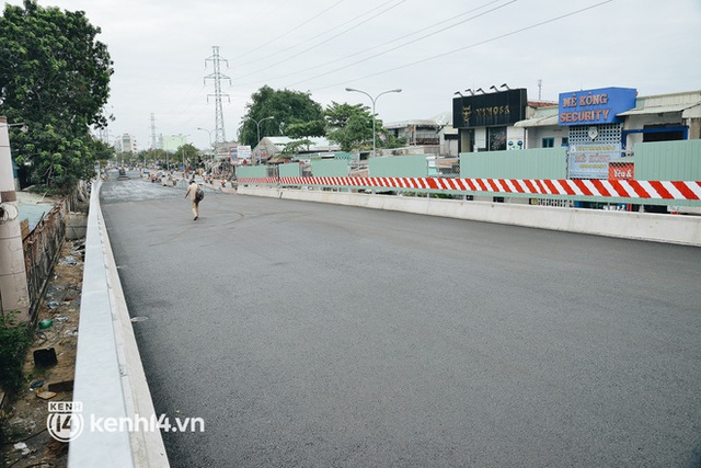 Công trình giao thông đầu tiên hoàn thành sau giãn cách xã hội ở Sài Gòn: Nhánh đầu tiên của cầu Bưng, trị giá hơn 500 tỉ đồng - Ảnh 9.