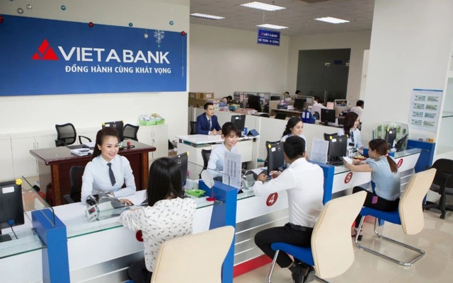 Công ty liên quan Phó Chủ tịch VietABank liên tục thoái bớt vốn khỏi ngân hàng