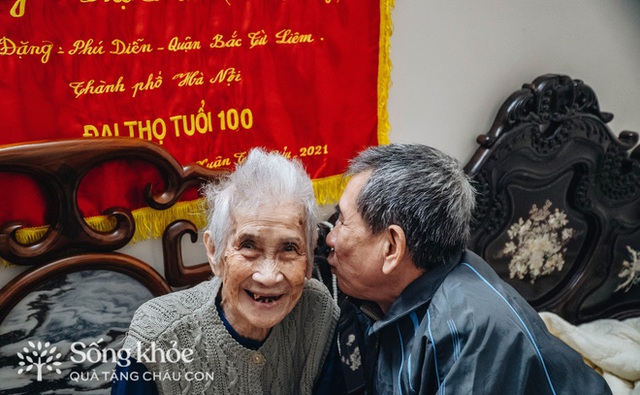 Gặp lại cụ bà 100 tuổi ở Hà Nội gây sốt bởi nhan sắc thời trẻ, tiết lộ bí quyết sống thọ với cháu con - Ảnh 7.