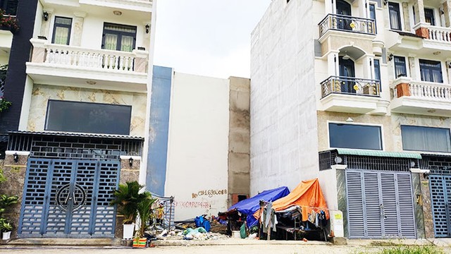 Giá nhà đất khu Tây Sài Gòn chạm mốc 130 triệu đồng/m2,  “rượt đuổi” với giá đất khu Đông - Ảnh 1.