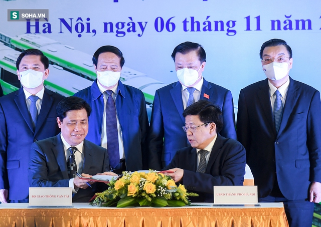 Phó Thủ tướng, bí thư Hà Nội đi chuyến tàu đầu tiên của đường sắt Cát Linh - Hà Đông - Ảnh 5.