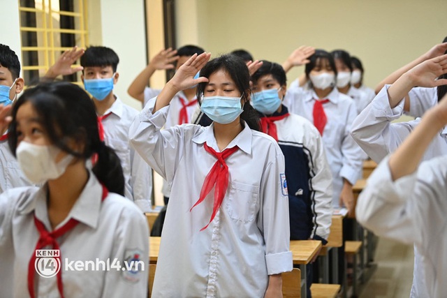 Chùm ảnh: Huyện duy nhất ở Hà Nội cho học sinh đi học trở lại; bố trí phòng riêng nếu có biểu hiện ho, sốt - Ảnh 11.