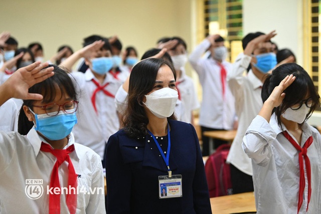 Chùm ảnh: Huyện duy nhất ở Hà Nội cho học sinh đi học trở lại; bố trí phòng riêng nếu có biểu hiện ho, sốt - Ảnh 10.