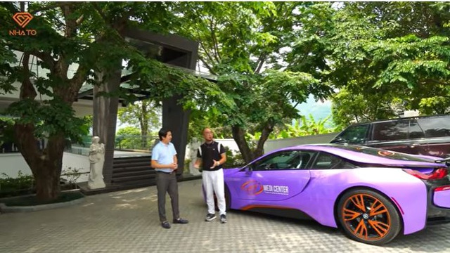 Đại gia Hà Nội cưỡi BMW i8 tím có biệt thự triệu đô, riêng phòng karaoke đã ngốn nửa tỷ - Ảnh 1.