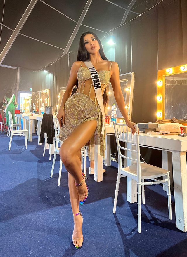  Cập nhật Bán kết Miss Universe 2021: Sân khấu cực khủng, Kim Duyên lộ diện siêu sexy trước giờ G!  - Ảnh 3.