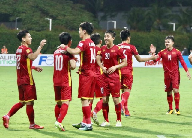 Tuyển Việt Nam ăn mừng theo phong cách ma sói của HAGL - Ảnh 4.