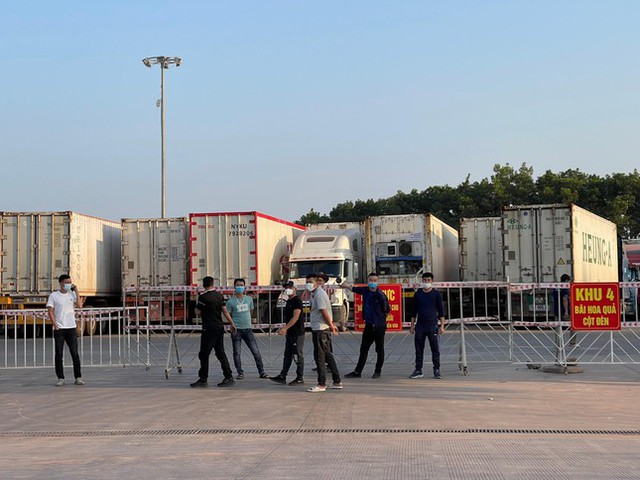 Hơn 1.000 container nông sản mắc kẹt tại cửa khẩu Móng Cái - Ảnh 3.