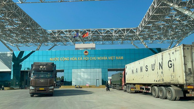Hơn 1.000 container nông sản mắc kẹt tại cửa khẩu Móng Cái - Ảnh 10.