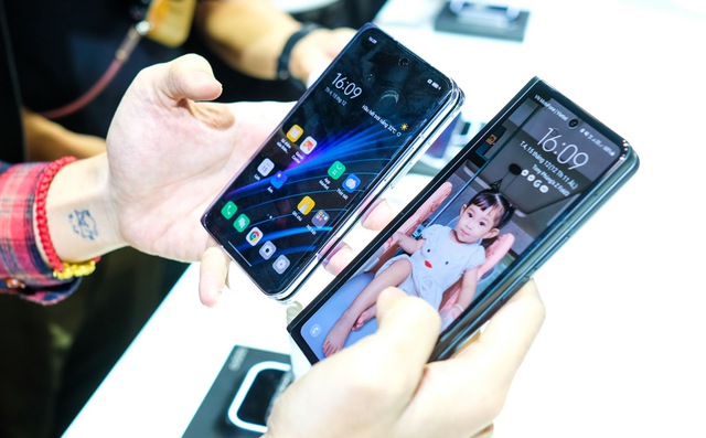 Trải nghiệm nhanh smartphone màn hình gập đầu tiên từ Oppo: Nếp gấp không tồn tại, đối thủ nặng ký của Samsung Galaxy Z Fold3 - Ảnh 2.