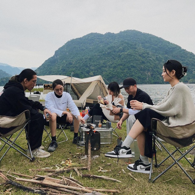 Vợ chồng founder chuỗi cà phê nổi tiếng Hà Nội với ngã rẽ camping: Chi hẳn 30 triệu sắm đồ, con 2 tuổi cũng không thành vấn đề! - Ảnh 22.