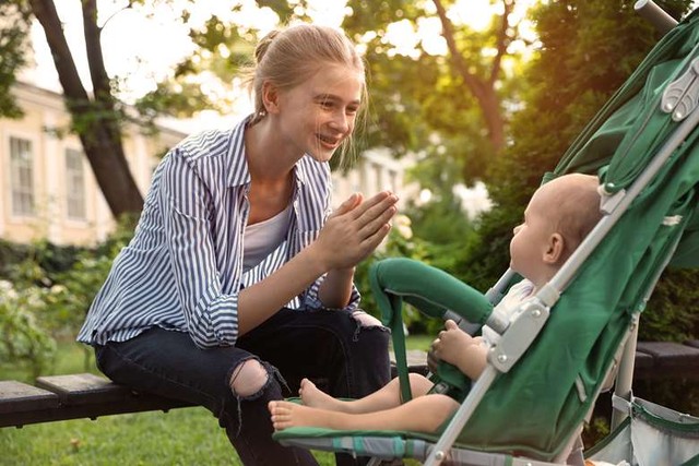 Nhà giàu ở Anh tuyệt vọng khi tìm kiếm bảo mẫu chất lượng cao: Dùng không ít chiến thuật bẩn, cũng như đưa ra những mức đãi ngộ cao ngoài sức tưởng tượng - Ảnh 2.