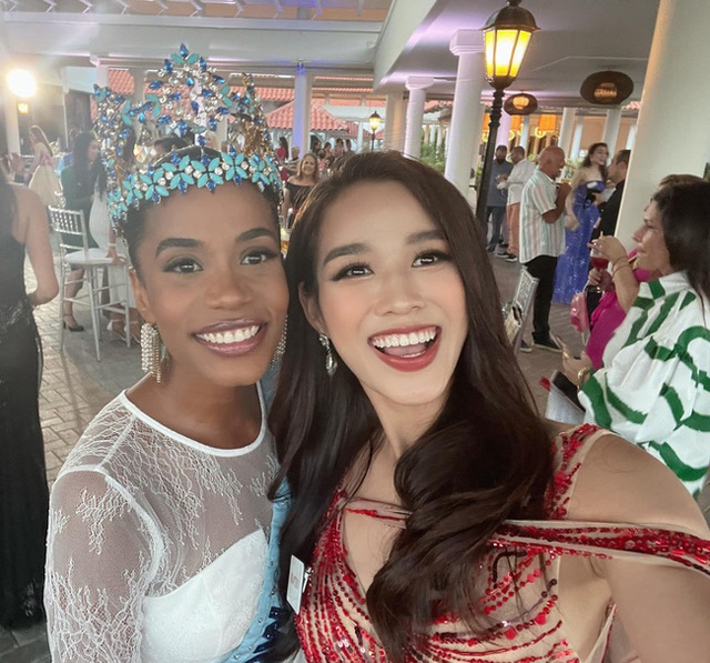 Chủ tịch Miss World 2021 và đương kim Hoa hậu nhiễm Covid-19, Đỗ Thị Hà nói một câu khiến ai cũng lo lắng - Ảnh 1.