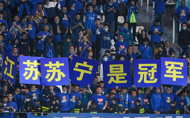 Bóng đá trở thành cơn ác mộng nợ nần của cầu thủ Trung Quốc: Từng mạnh hơn cả các đội bóng châu Âu, giờ kiệt quệ vì gần nửa năm không được trả lương