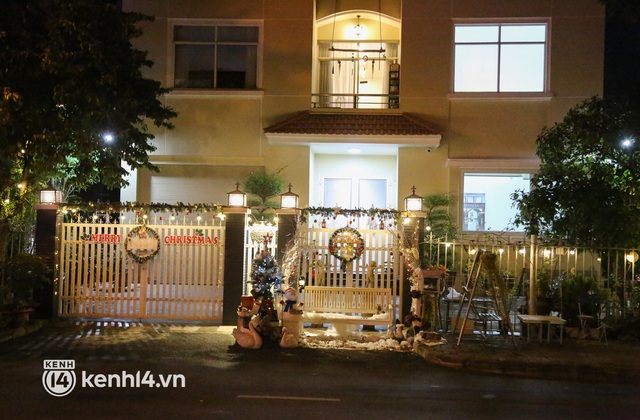 Ảnh: Khu nhà giàu Sài Gòn trang hoàng rực rỡ cho những căn biệt thự triệu USD để đón Noel và năm mới 2022 - Ảnh 18.