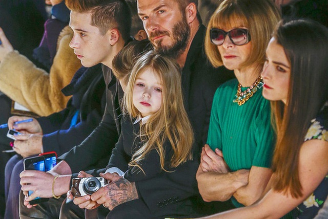 Thế nào là ngậm thìa vàng, hãy nhìn Harper Beckham: Sinh nhật có quà 3 tỷ, dự sự kiện, học như quý tộc, chơi với cả công chúa - Ảnh 35.