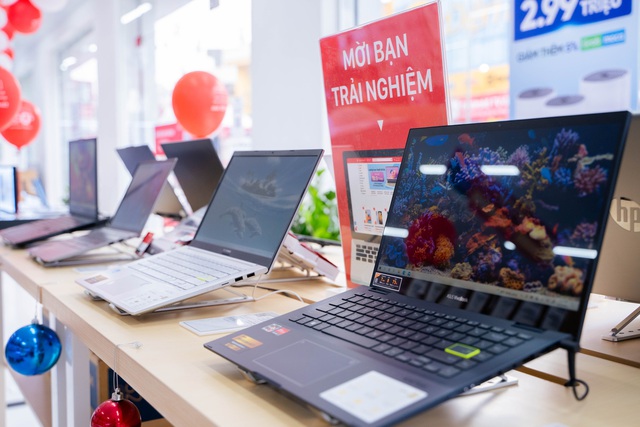 Vì sao nhà bán lẻ di động, laptop Việt đua nhau mở mới cửa hàng? - Ảnh 1.