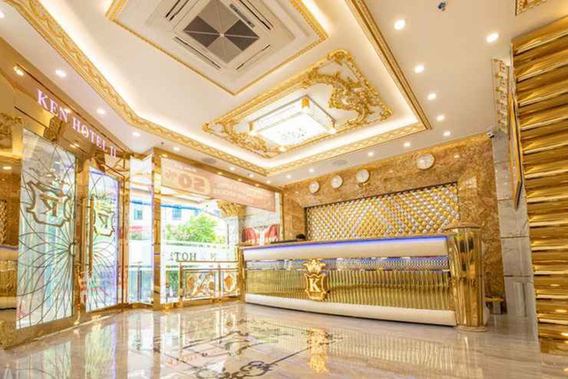 9X sở hữu khách sạn dát vàng hơn 30 tỷ ở Sài Gòn: Ngoại hình điển trai, tốt nghiệp RMIT, có 2 bằng Thạc sĩ ở Úc và Singapore - Ảnh 3.