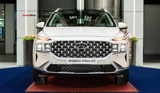 Hyundai Santa Fe 2022 âm thầm về đại lý Việt Nam: Cắt 2 phiên bản, thêm tính năng, giá tăng 20 triệu đồng - Ảnh 3.