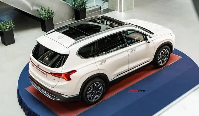 Hyundai Santa Fe 2022 âm thầm về đại lý Việt Nam: Cắt 2 phiên bản, thêm tính năng, giá tăng 20 triệu đồng - Ảnh 4.