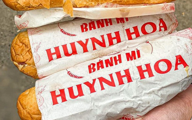 Một chi tiết nhỏ trong quy trình làm bánh mì Huỳnh Hoa cho thấy sự cầu kỳ khủng khiếp của chủ quán, bảo sao hàng chục năm vẫn nổi tiếng