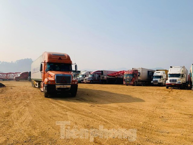 Ủy ban Kinh tế của Quốc hội yêu cầu báo cáo tình hình ùn tắc nông sản ở cửa khẩu Lạng Sơn - Ảnh 3.