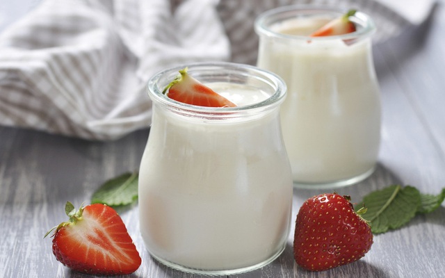 Sữa chua nhà làm hay sữa chua đóng hộp tốt hơn: Câu trả lời bất ngờ từ PGS.TS dinh dưỡng!