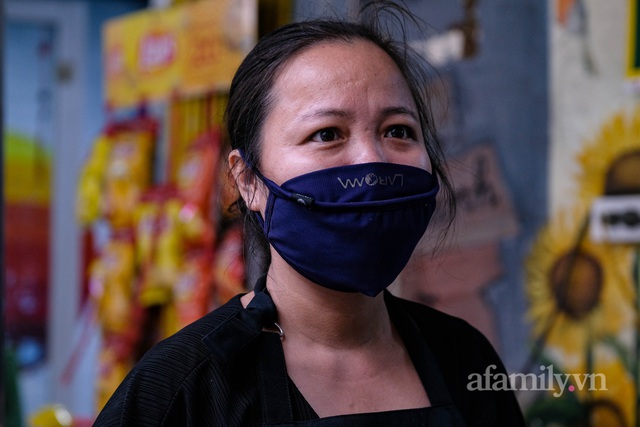 Buồn như chủ quán ở 8 quận vùng cam Hà Nội: Một năm đen tối cứ mở cửa vài bữa lại phải đóng, đến giờ gần Tết vẫn bị bóng ma dịch bệnh đeo bám - Ảnh 12.