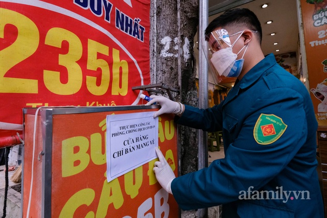 Buồn như chủ quán ở 8 quận vùng cam Hà Nội: Một năm đen tối cứ mở cửa vài bữa lại phải đóng, đến giờ gần Tết vẫn bị bóng ma dịch bệnh đeo bám - Ảnh 3.