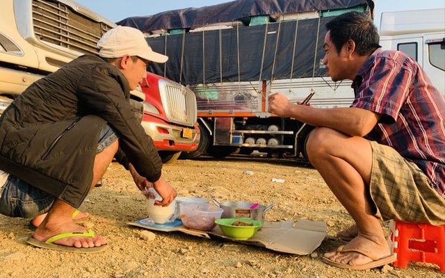 Lái xe, chủ hàng tiến thoái lưỡng nan