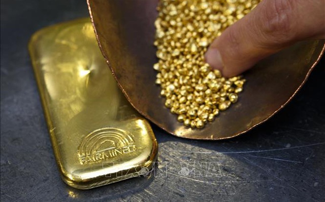 Vàng tại một tiệm kim hoàn ở Meyrin, gần Geneva, Thụy Sĩ. Ảnh: AFP/TTXVN