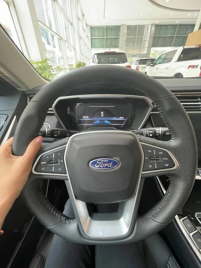 Sales lại chào bán Ford Territory tại Việt Nam: Giá 870 triệu đồng, giao xe giữa năm sau, đối thủ Hyundai Tucson và Mazda CX-5 - Ảnh 6.