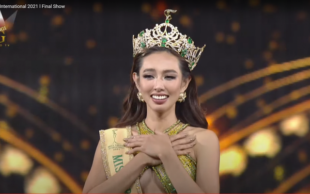 Đại diện Việt Nam Nguyễn Thúc Thùy Tiên đăng quang tại Miss Grand International 2021.