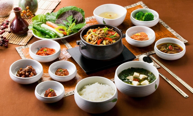10 nền ẩm thực lành mạnh nhất thế giới: Siêu cường sống thọ Nhật Bản cũng phải nhường vị trí số 1 cho quốc gia này - Ảnh 4.