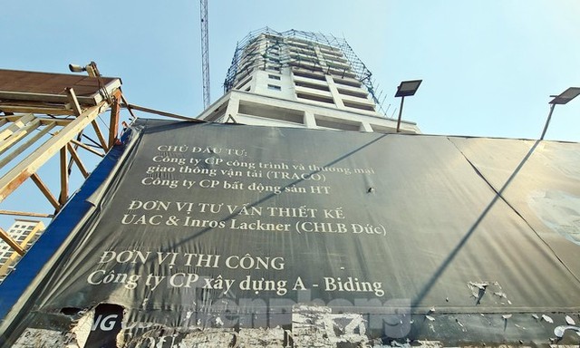 Cận cảnh cao ốc 16 tầng bỏ hoang, tử thần treo trên đầu dân nhiều năm ở Hà Nội - Ảnh 13.