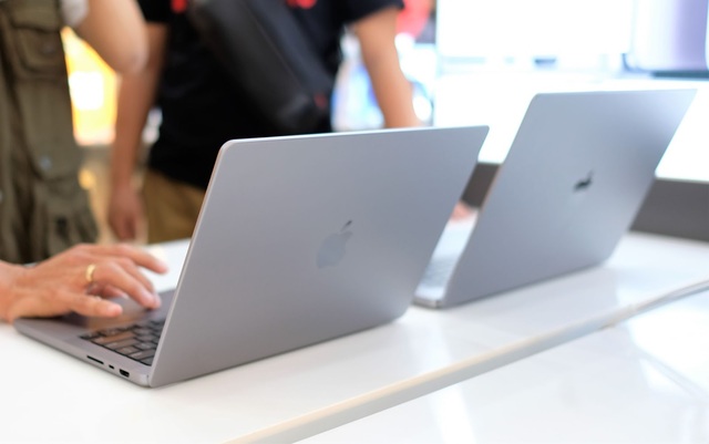 MacBook Pro 2021 giá cao ngất ngưởng vẫn cháy hàng tại Việt Nam - Ảnh 2.
