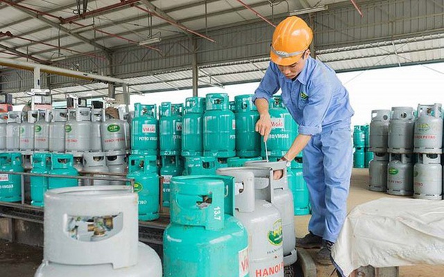 Giá gas tháng 2 tăng là do nhà cung cấp thế giới công bố giá gas bình quân đạt 595 USD/tấn. (Ảnh: PLO)