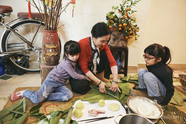 Có những gia đình Hà Nội nửa thế kỷ tự tay gói bánh chưng như nghệ sĩ Hương Bông, không phải bởi tiết kiệm mà vì lý do “bí mật” này - Ảnh 21.