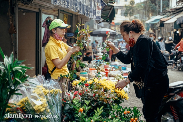Ngày cuối năm bình yên trong ngõ chợ Thanh Hà - ngôi chợ lâu đời nhất phố cổ được giới nhà giàu chuộng mua vì toàn đồ chất lượng tươi ngon - Ảnh 13.