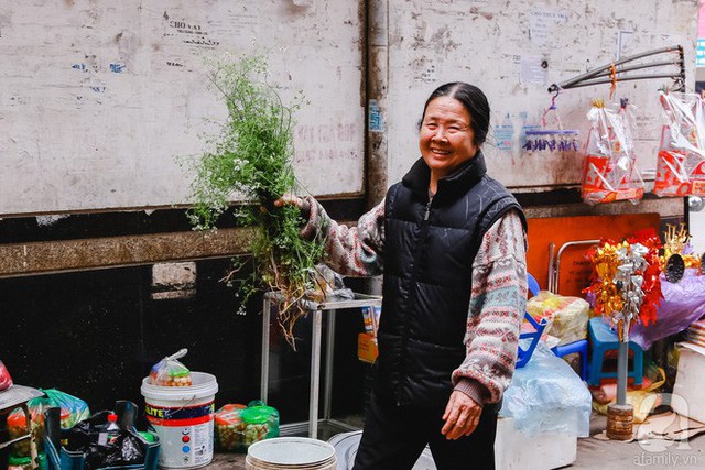 Đến tận làng trồng mùi già nghe kể về tục tắm đêm 30 của người Hà Nội để “lấy thơm” cho năm mới là như thế nào - Ảnh 4.