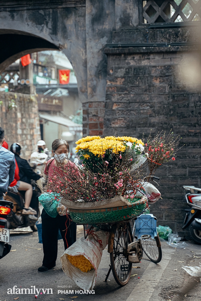 Ngày cuối năm bình yên trong ngõ chợ Thanh Hà - ngôi chợ lâu đời nhất phố cổ được giới nhà giàu chuộng mua vì toàn đồ chất lượng tươi ngon - Ảnh 32.